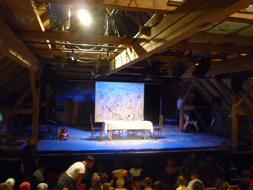 Theater 8