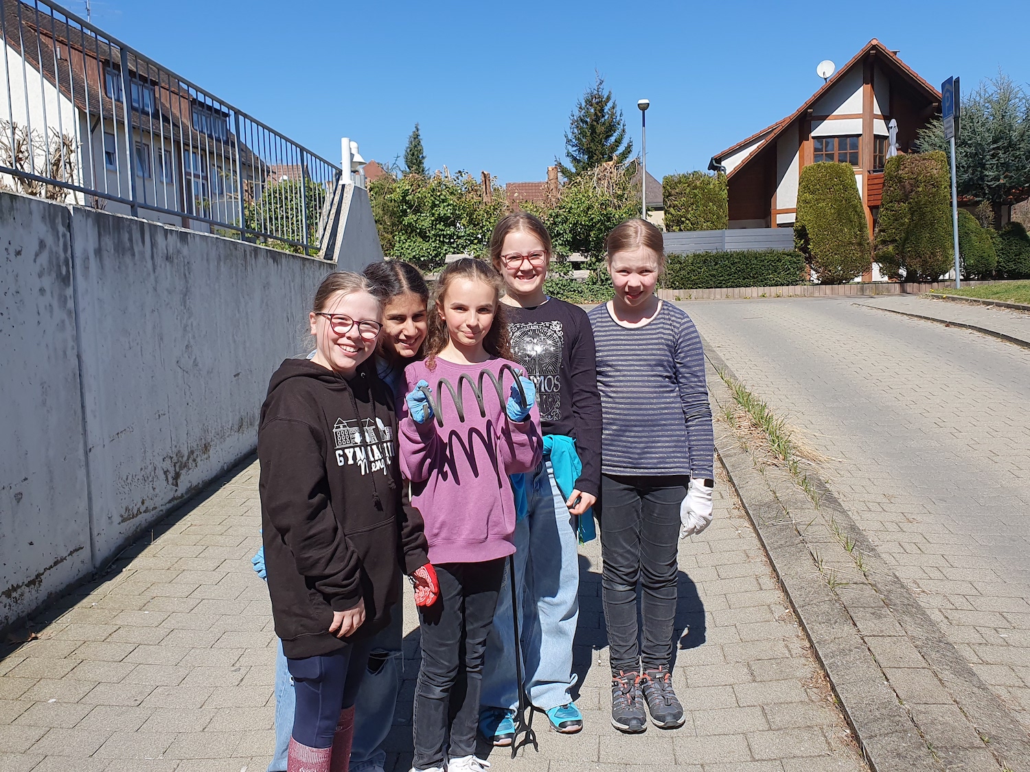 25 04 Müllsammeln 3